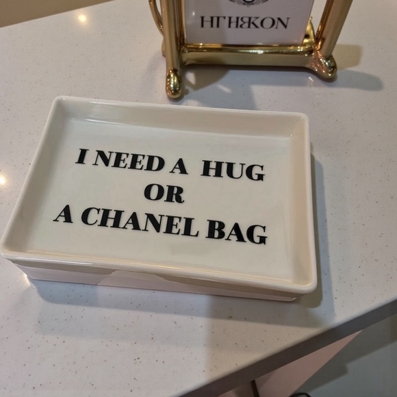 Beautiful All Season Fashionista “I Need A Hug or A Chanel Bag” Entry Table Dish - Picture 4 of 4